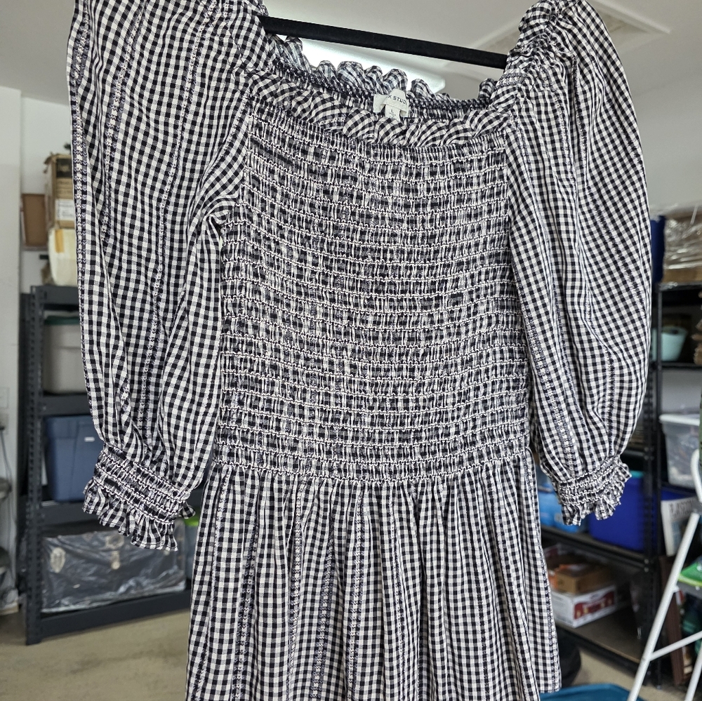 Max Studio Smocked Black & White Gingham Top Size Large - Picture 5 of 7